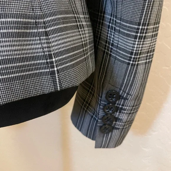 Express Black and White Plaid Blazer - Picture 3 of 8